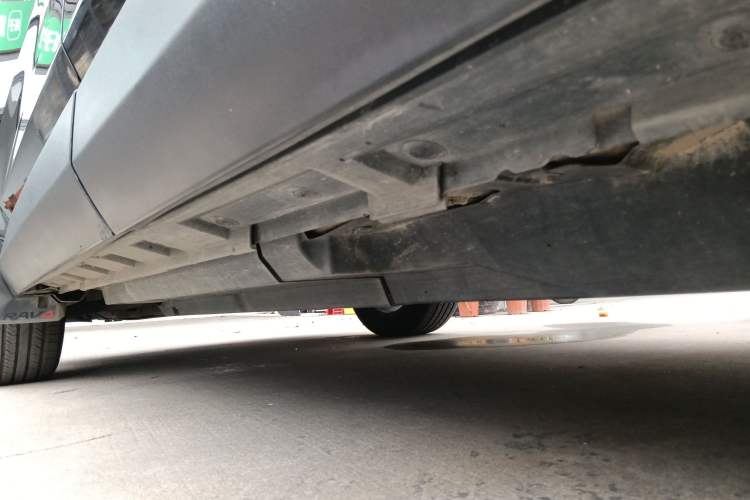 Used Toyota RAV4 2023 2.0L CVT Two-Wheel Drive Fashion Edition Left Side Sill