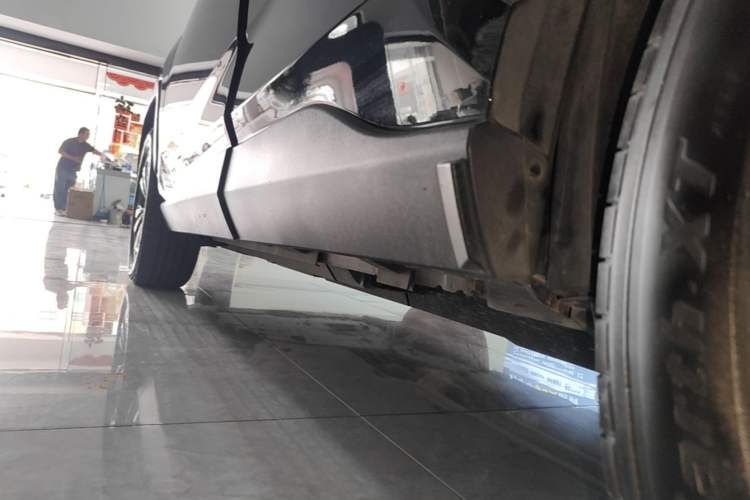 Used Toyota RAV4 2023 2.0L CVT Two-Wheel Drive Fashion Plus Edition Left Side Sill