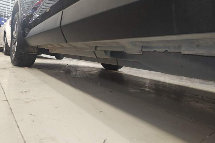 Used Toyota RAV4 2023 2.0L CVT Two-Wheel Drive Fashion Plus Edition Left Side Sill