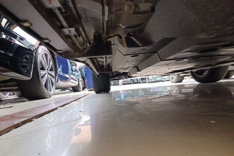 Used Toyota RAV4 2023 2.0L CVT Two-Wheel Drive Fashion Plus Edition Left Side Sill