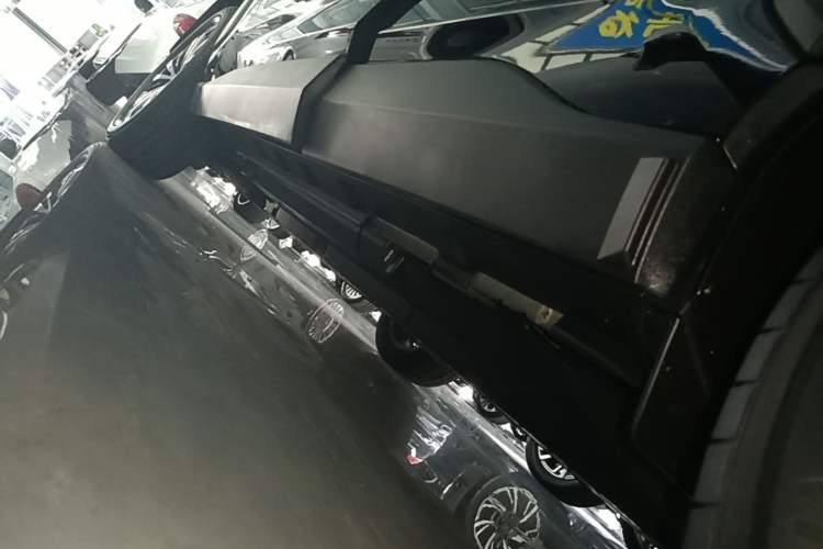 Used Toyota RAV4 2023 2.0L CVT Two-Wheel Drive Fashion Plus Edition Left Side Sill