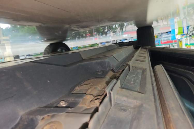 Used Toyota RAV4 2023 2.0L CVT Two-Wheel Drive Fashion Edition Left Side Sill