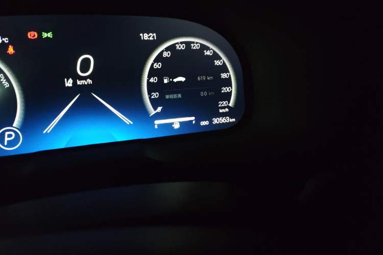 Used Toyota RAV4 2023 Dual-Engine 2.5L E-CVT Two-Wheel Drive Elite Plus Edition Odometer Close Up