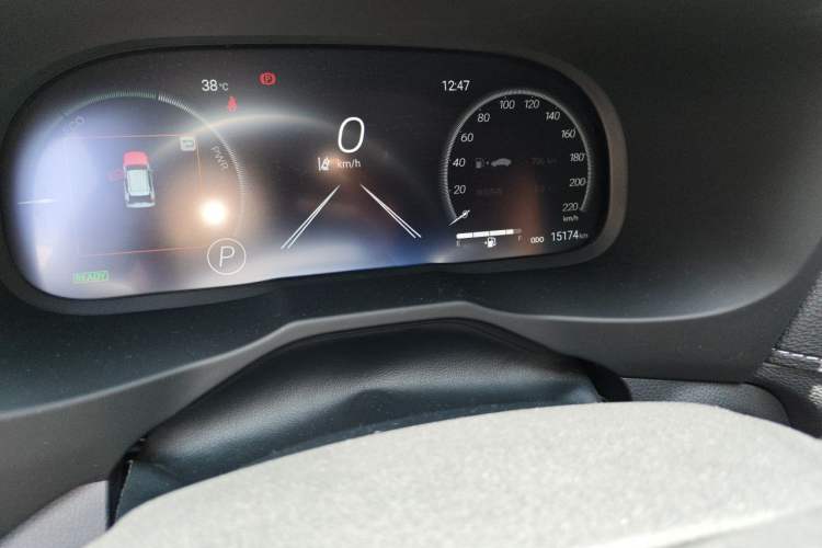 Used Toyota RAV4 2023 Dual-Engine 2.5L E-CVT Two-Wheel Drive Elite Plus Edition Odometer Close Up