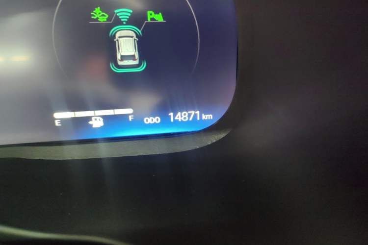 Used Toyota RAV4 2023 2.0L CVT Two-Wheel Drive Fashion Plus Edition Odometer Close Up