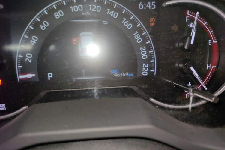 Used Toyota RAV4 2023 2.0L CVT Two-Wheel Drive Fashion Edition Odometer Close Up