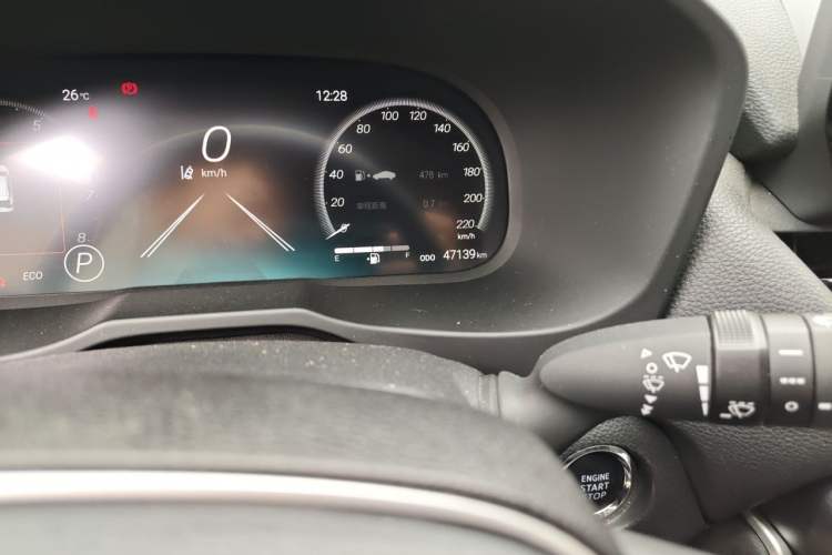 Used Toyota RAV4 2023 2.0L CVT Two-Wheel Drive Fashion Plus Edition Odometer Close Up