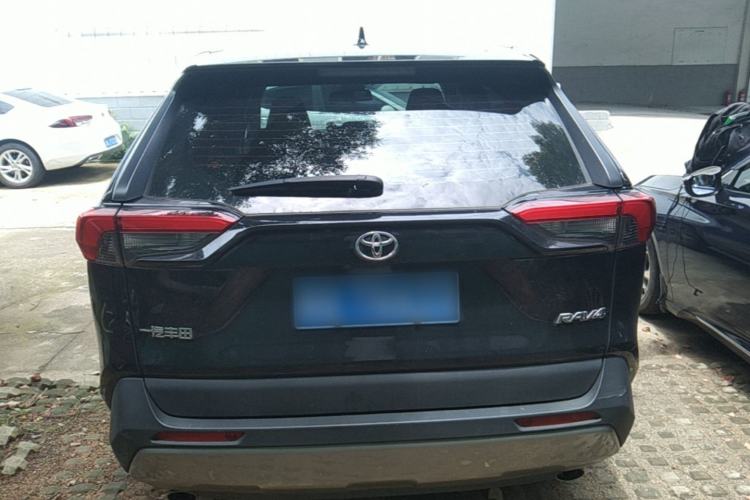 Used Toyota RAV4 2023 2.0L CVT Two-Wheel Drive Fashion Edition Rear