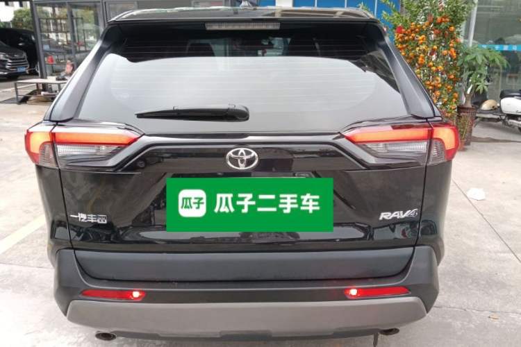 Used Toyota RAV4 2023 2.0L CVT Two-Wheel Drive Fashion Edition Rear