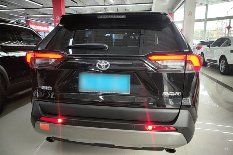 Used Toyota RAV4 2023 2.0L CVT Two-Wheel Drive Fashion Plus Edition Rear