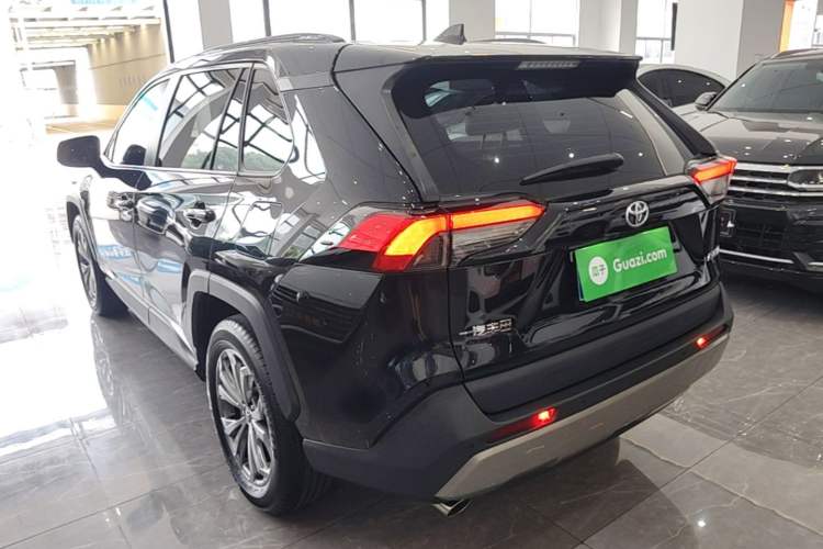 Used Toyota RAV4 2023 2.0L CVT Two-Wheel Drive Fashion Plus Edition Rear Left 45 Deg