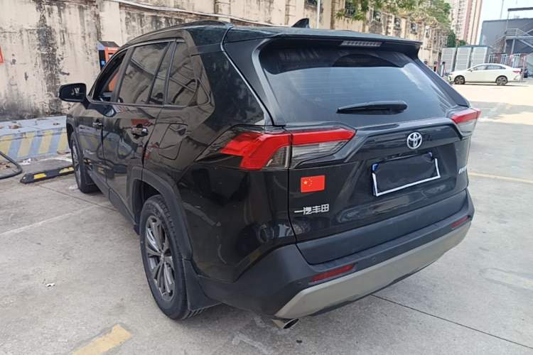 Used Toyota RAV4 2023 2.0L CVT Two-Wheel Drive Fashion Plus Edition Rear Left 45 Deg