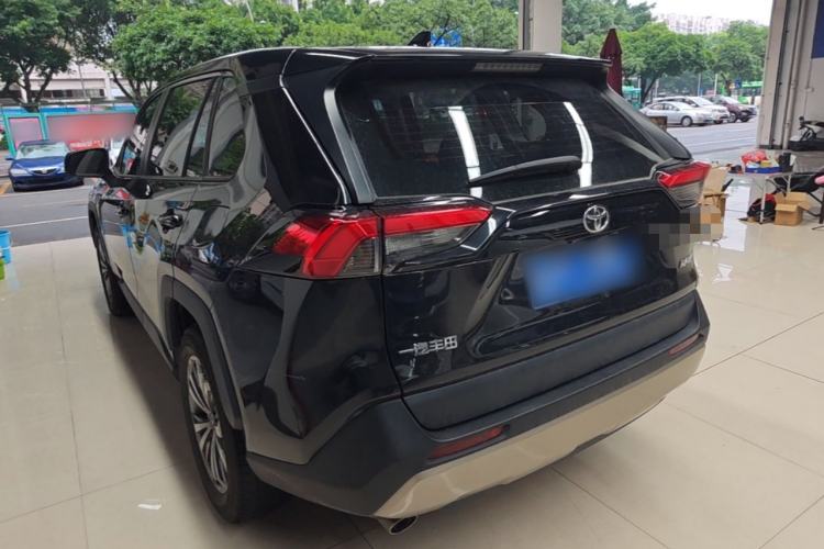 Used Toyota RAV4 2023 2.0L CVT Two-Wheel Drive Fashion Edition Rear Left 45 Deg