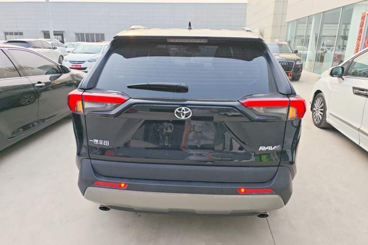 Used Toyota RAV4 2023 2.0L CVT Two-Wheel Drive Fashion Plus Edition Rear
