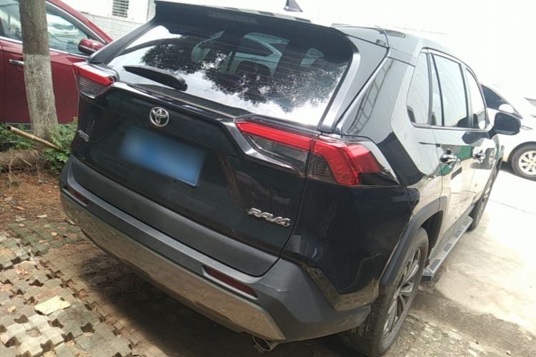 Used Toyota RAV4 2023 2.0L CVT Two-Wheel Drive Fashion Edition Rear Right 45 Deg