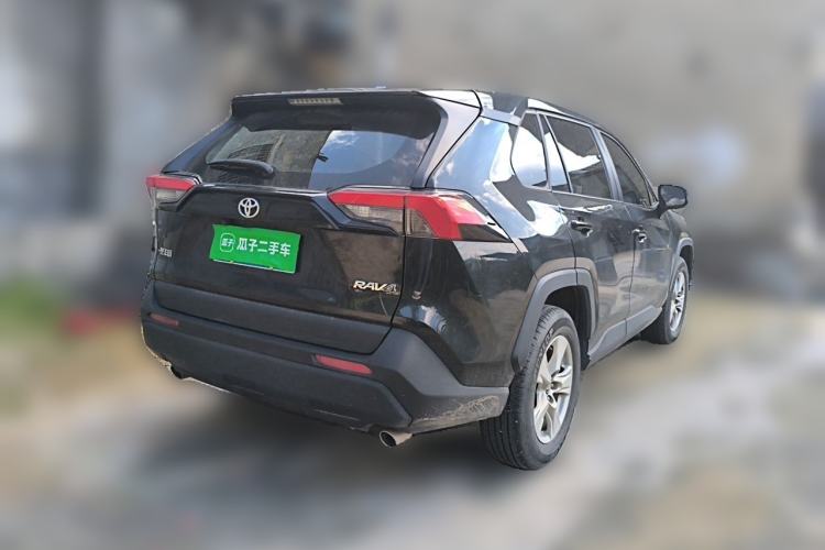 Used Toyota RAV4 2023 2.0L CVT Two-Wheel Drive Fashion Edition Rear Right 45 Deg