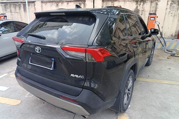 Used Toyota RAV4 2023 2.0L CVT Two-Wheel Drive Fashion Plus Edition Rear Right 45 Deg