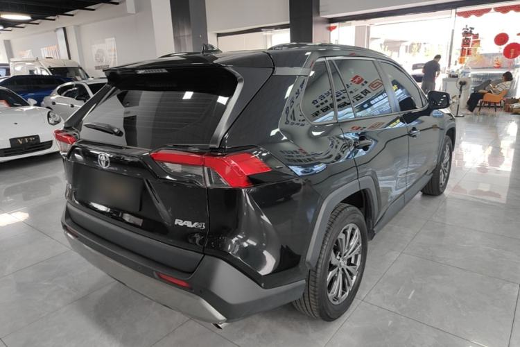 Used Toyota RAV4 2023 2.0L CVT Two-Wheel Drive Fashion Plus Edition Rear Right 45 Deg
