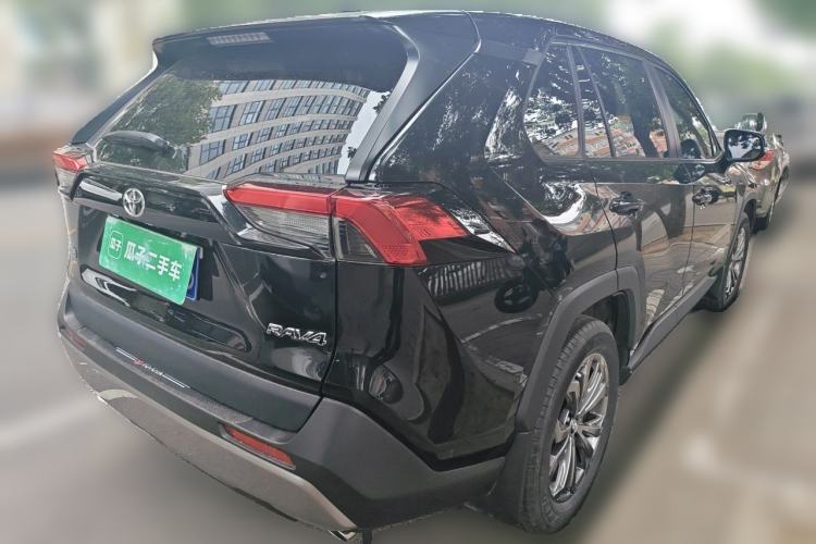 Used Toyota RAV4 2023 2.0L CVT Two-Wheel Drive Fashion Edition Rear Right 45 Deg