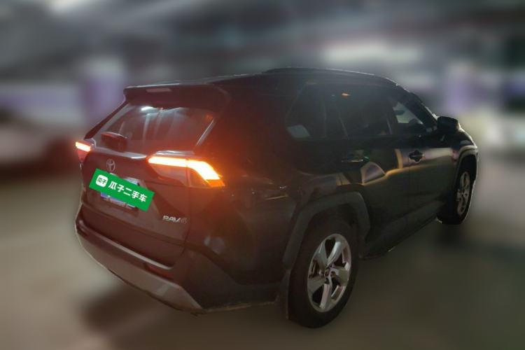 Used Toyota RAV4 2023 2.0L CVT Two-Wheel Drive Fashion Edition Rear Right 45 Deg