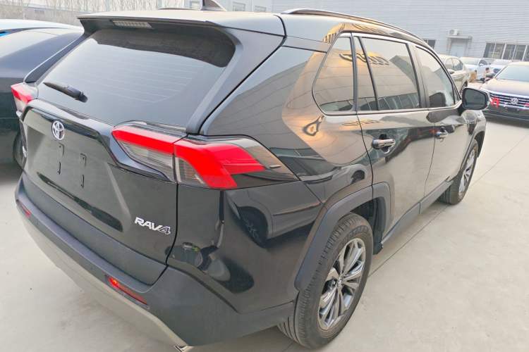 Used Toyota RAV4 2023 2.0L CVT Two-Wheel Drive Fashion Plus Edition Rear Right 45 Deg