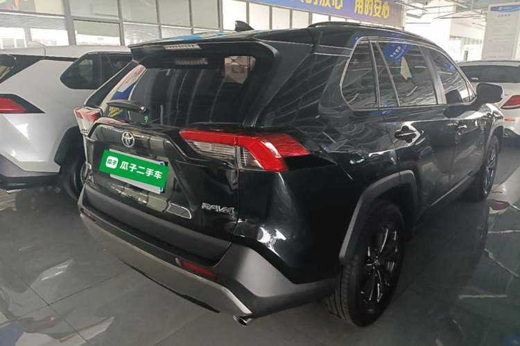 Used Toyota RAV4 2023 2.0L CVT Two-Wheel Drive Fashion Plus Edition Rear Right 45 Deg