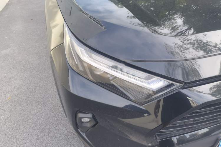 Used Toyota RAV4 2023 2.0L CVT Two-Wheel Drive Fashion Plus Edition Right Front Headlight