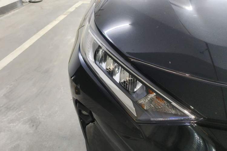 Used Toyota RAV4 2023 Dual-Motor 2.5L E-CVT Two-Wheel Drive Elite Edition Right Front Headlight