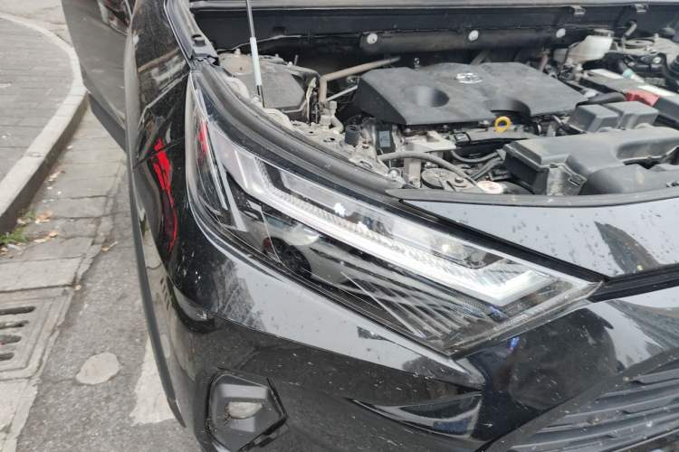 Used Toyota RAV4 2023 2.0L CVT Two-Wheel Drive Fashion Plus Edition Right Front Headlight