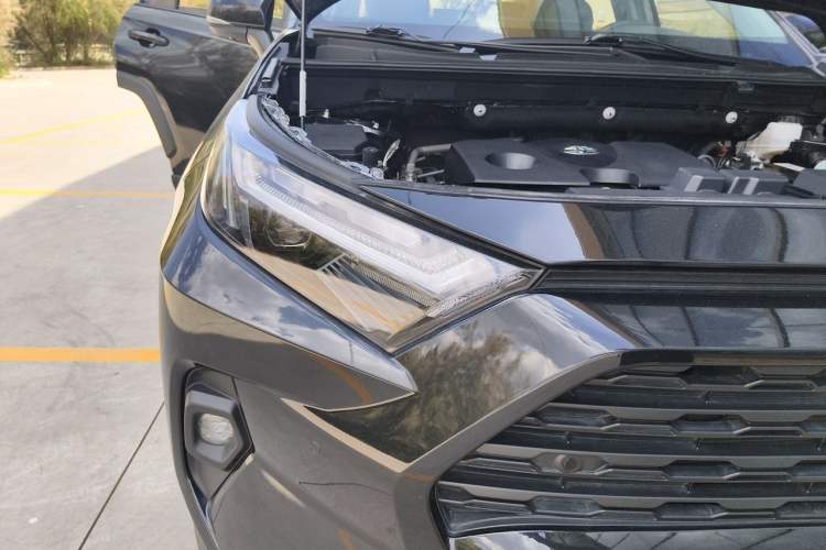Used Toyota RAV4 2023 2.0L CVT Two-Wheel Drive Fashion Plus Edition Right Front Headlight