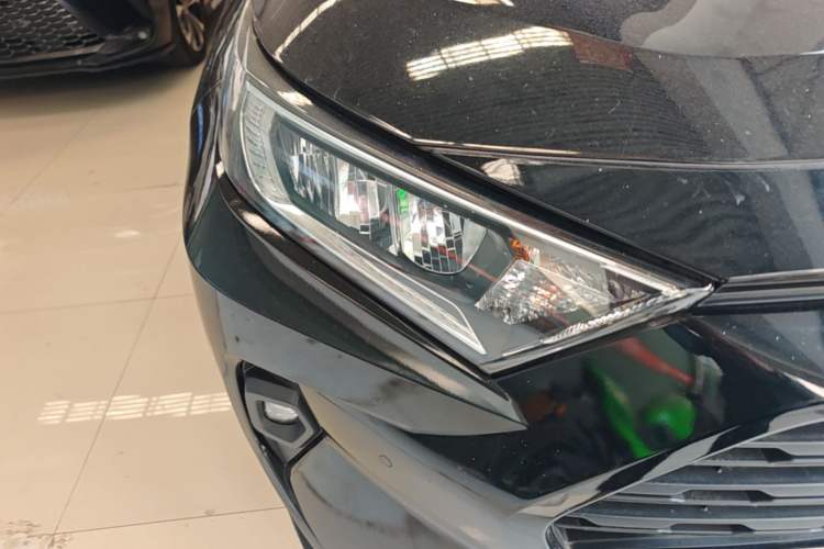 Used Toyota RAV4 2023 2.0L CVT Two-Wheel Drive Fashion Edition Right Front Headlight