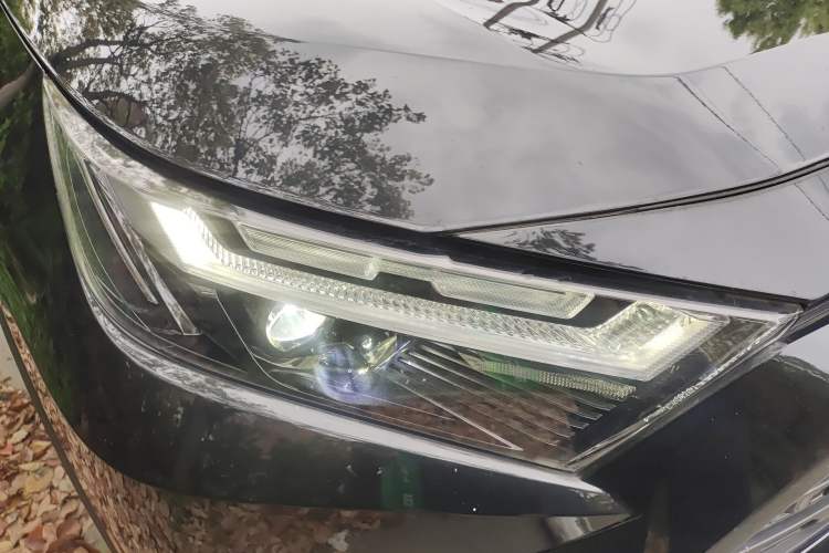 Used Toyota RAV4 2023 2.0L CVT Two-Wheel Drive Fashion Plus Edition Right Front Headlight