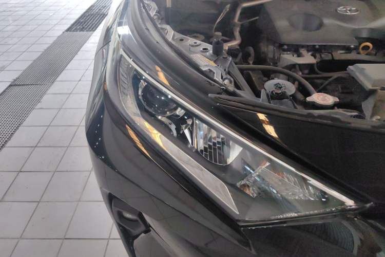 Used Toyota RAV4 2023 2.0L CVT Two-Wheel Drive Urban Edition Right Front Headlight