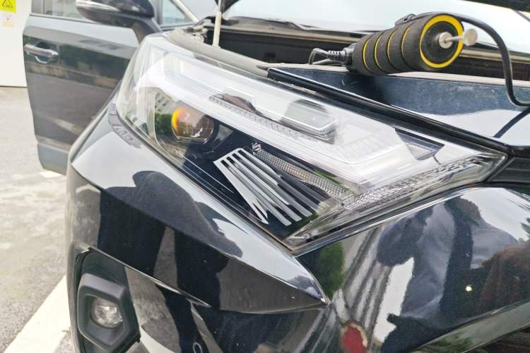 Used Toyota RAV4 2023 Dual-Engine 2.5L E-CVT Four-Wheel Drive Elite Plus Edition Right Front Headlight