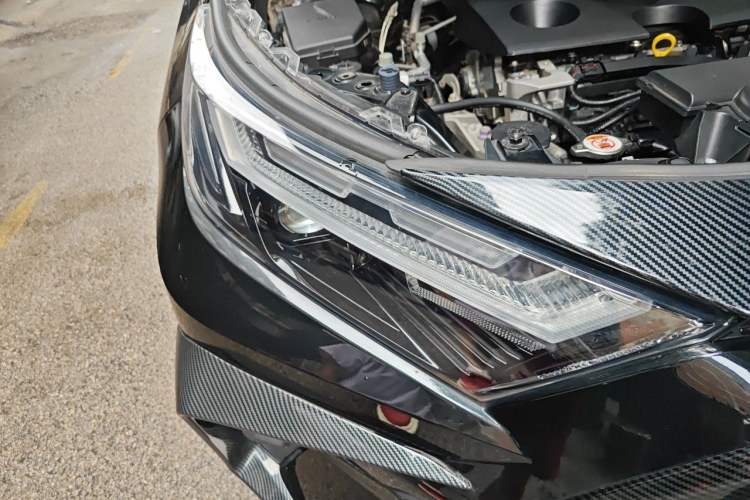 Used Toyota RAV4 2023 2.0L CVT Two-Wheel Drive Fashion Plus Edition Right Front Headlight