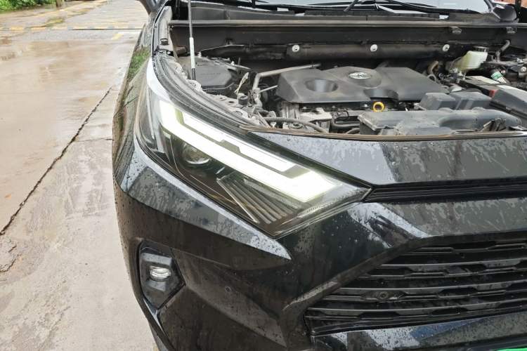 Used Toyota RAV4 2023 2.0L CVT Two-Wheel Drive Fashion Plus Edition Right Front Headlight