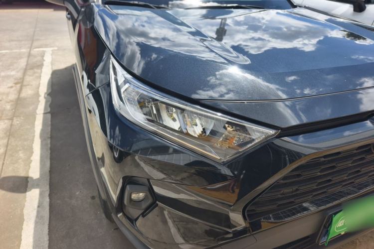 Used Toyota RAV4 2023 2.0L CVT Two-Wheel Drive Urban Edition Right Front Headlight