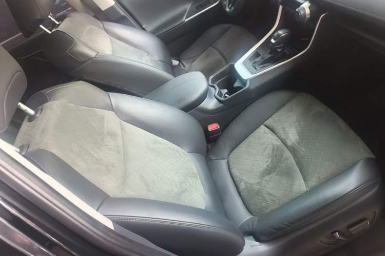 Used Toyota RAV4 2023 2.0L CVT 4x4 Explorer Plus Edition Right Front Seat