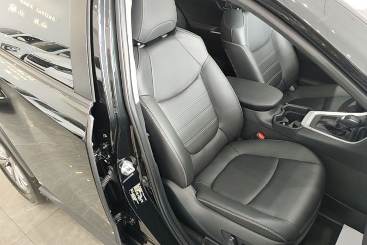 Used Toyota RAV4 2023 2.0L CVT Two-Wheel Drive Fashion Plus Edition Right Front Seat