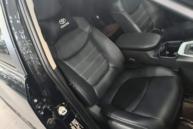 Used Toyota RAV4 2023 Dual-Engine 2.5L E-CVT Two-Wheel Drive Elite Plus Edition Right Front Seat