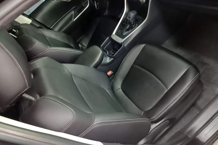 Used Toyota RAV4 2023 2.0L CVT Two-Wheel Drive Urban Edition Right Front Seat