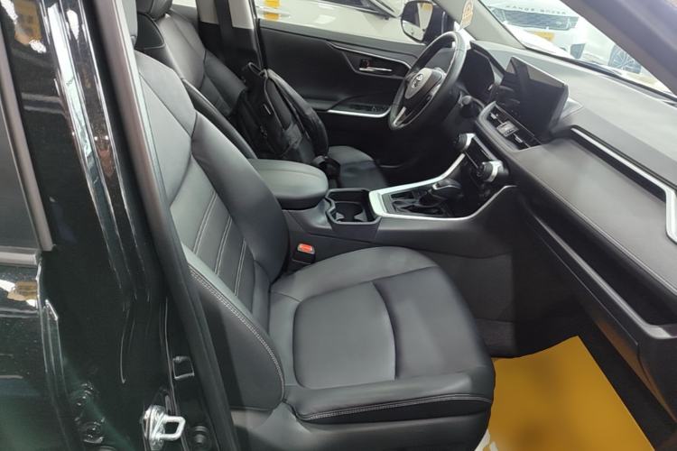 Used Toyota RAV4 2023 2.0L CVT Two-Wheel Drive Fashion Plus Edition Right Front Seat
