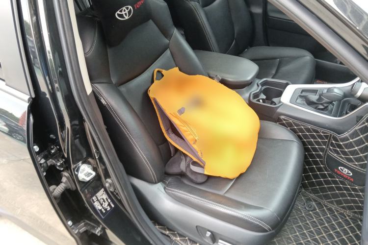 Used Toyota RAV4 2023 2.0L CVT Two-Wheel Drive Fashion Edition Right Front Seat