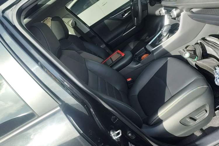 Used Toyota RAV4 2023 2.0L CVT Two-Wheel Drive Fashion Plus Edition Right Front Seat
