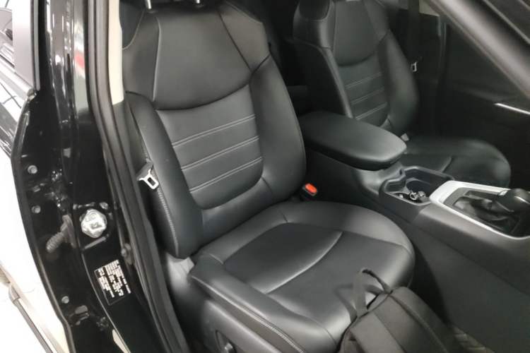Used Toyota RAV4 2023 2.0L CVT Two-Wheel Drive Fashion Plus Edition Right Front Seat