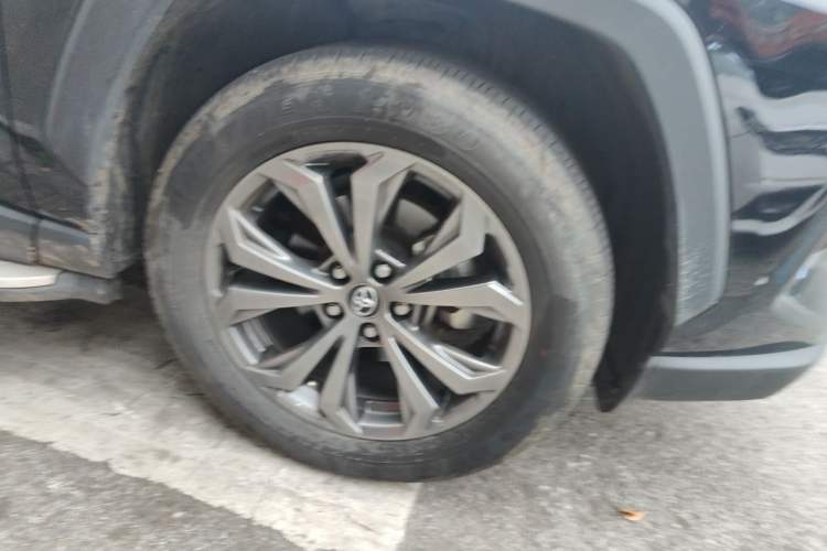 Used Toyota RAV4 2023 2.0L CVT Two-Wheel Drive Fashion Plus Edition Right Front Wheel Hub