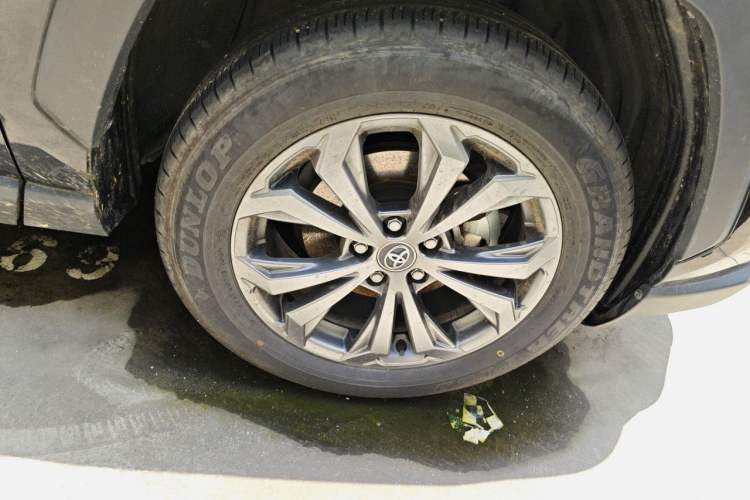 Used Toyota RAV4 2023 Dual-Engine 2.5L E-CVT Two-Wheel Drive Elite Plus Edition Right Front Wheel Hub