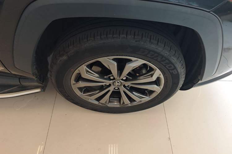 Used Toyota RAV4 2023 2.0L CVT Two-Wheel Drive Fashion Edition Right Front Wheel Hub