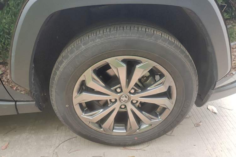 Used Toyota RAV4 2023 2.0L CVT Two-Wheel Drive Fashion Plus Edition Right Front Wheel Hub