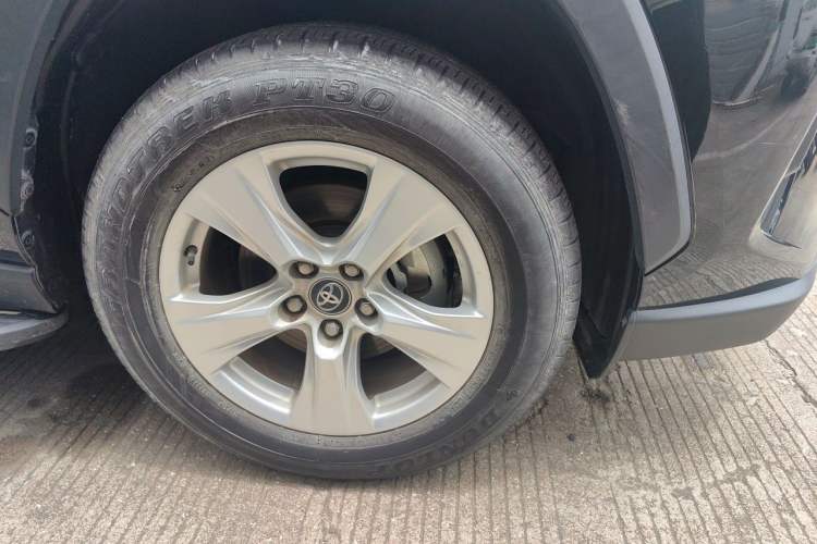 Used Toyota RAV4 2023 2.0L CVT Two-Wheel Drive Urban Edition Right Front Wheel Hub